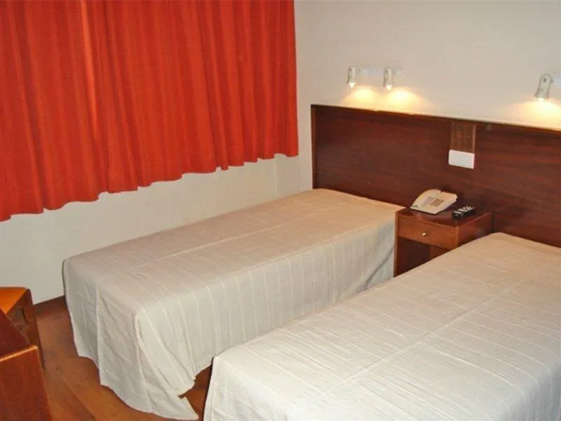 ***  Dinya Lisbon Hotel Portugália
