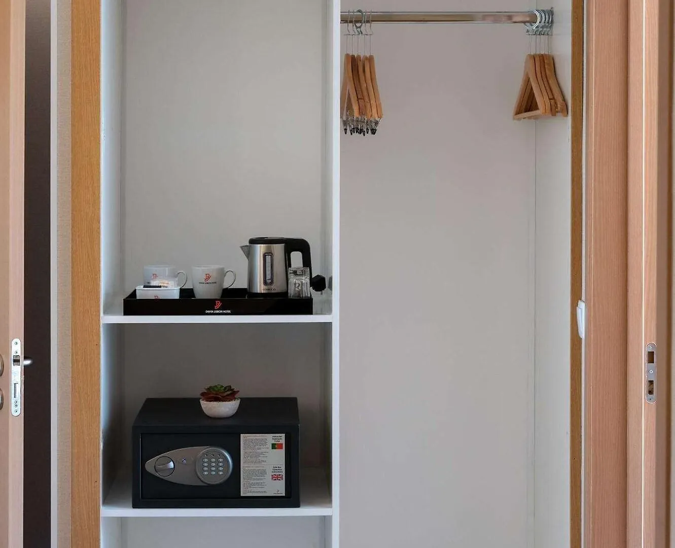 Dinya Lisbon Hotel